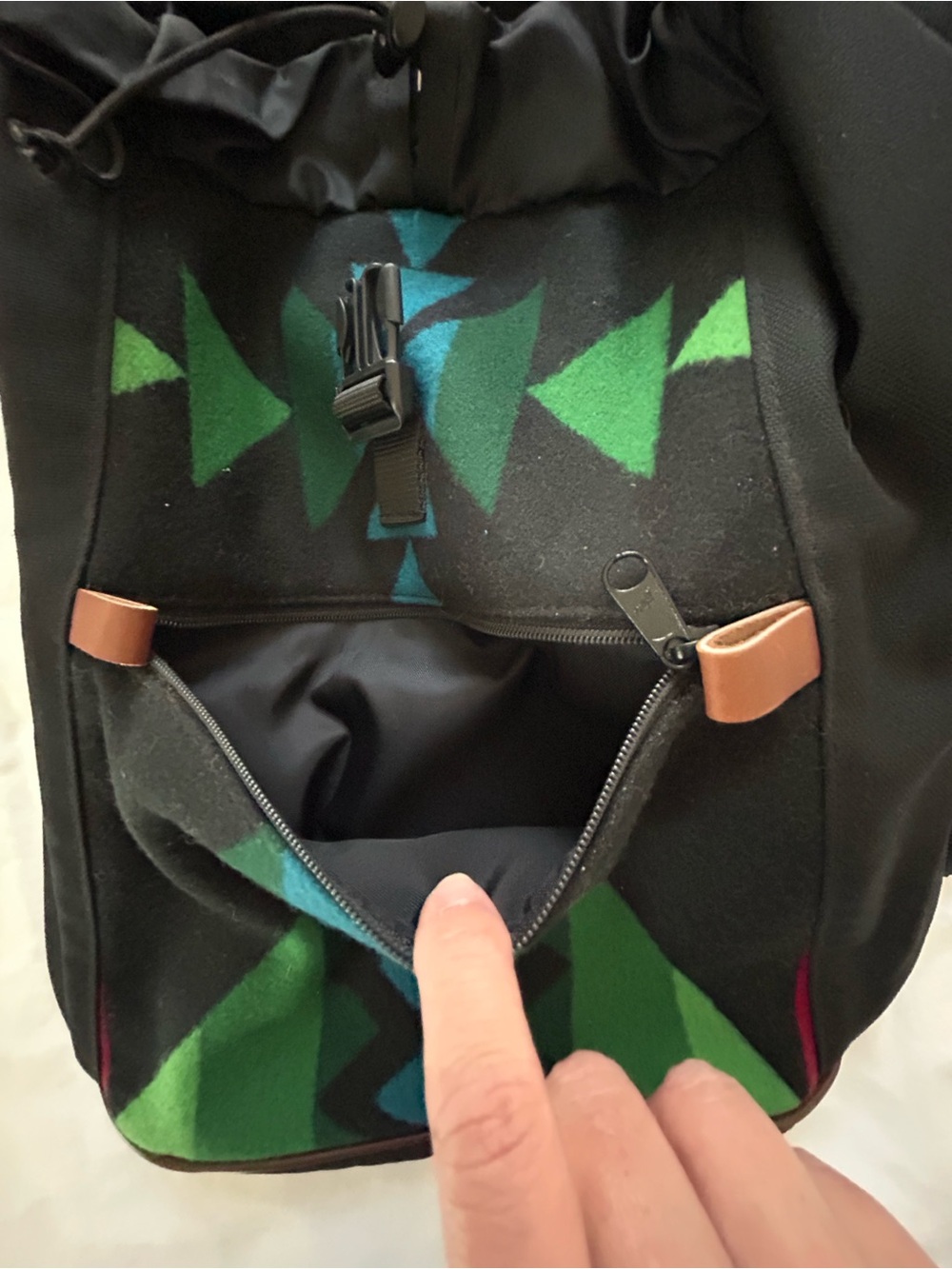 VINTAGE! Pendleton Backpack NWOT - Picture 4 of 9